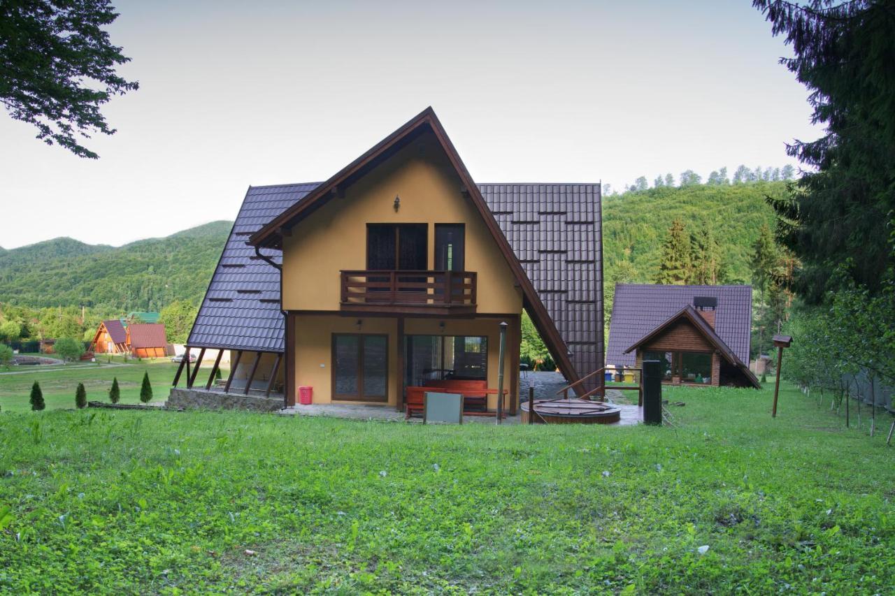 Green Property Dofteana Exterior photo